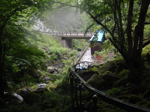 終着点のモノレール小屋