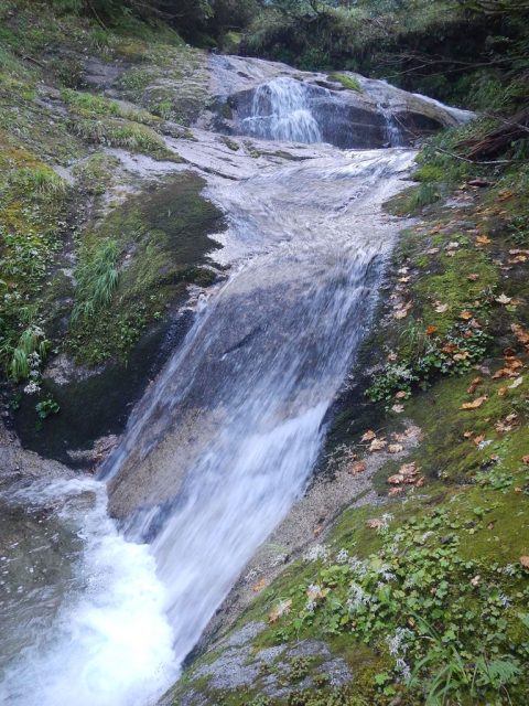 火打石沢上流のスラブ滝