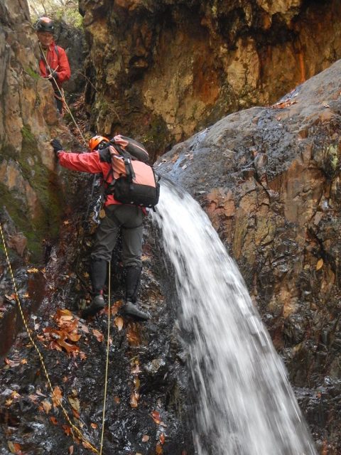 4m直瀑左壁を登攀