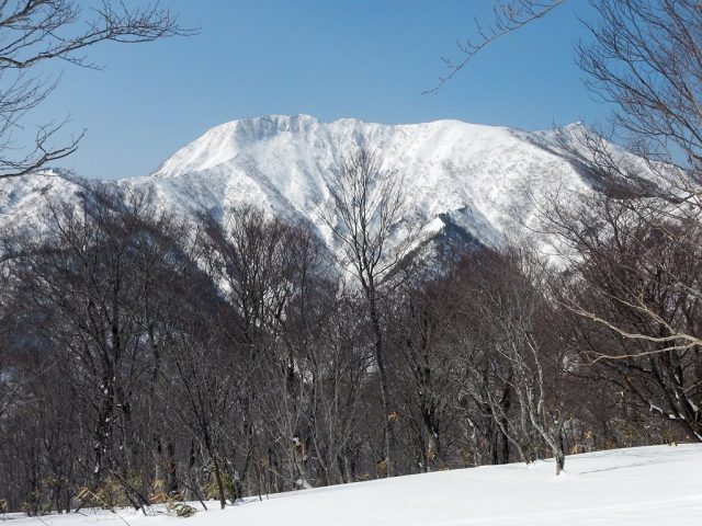 頂上直下より高妻・乙妻方面を望む