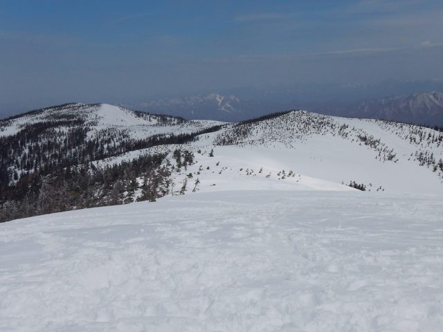 山頂より大戸沢岳方面