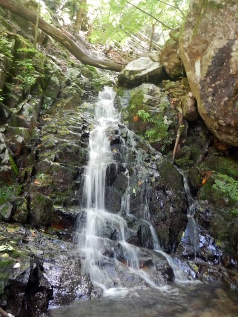 下流部の段々滝