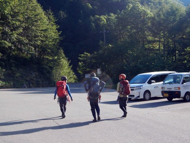 太田切川中御所谷西横川_しらび橋へ向かう