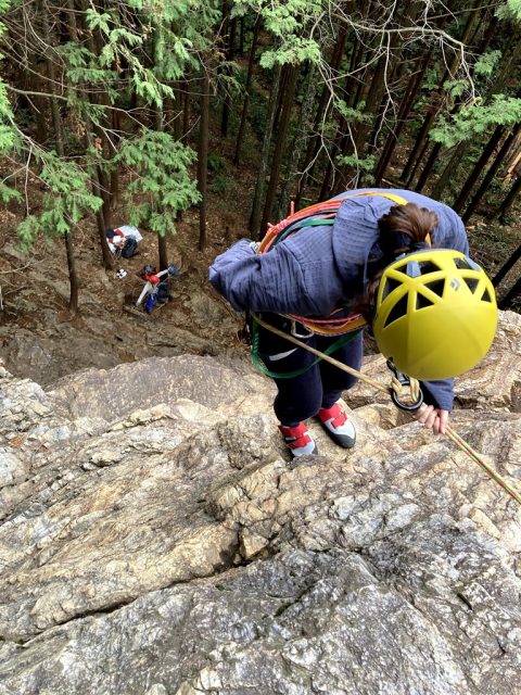 下りは懸垂下降で