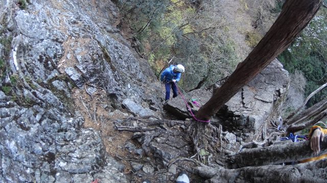 天狗の肩から懸垂