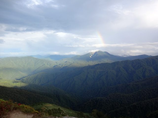 燧ヶ岳にかかる虹
