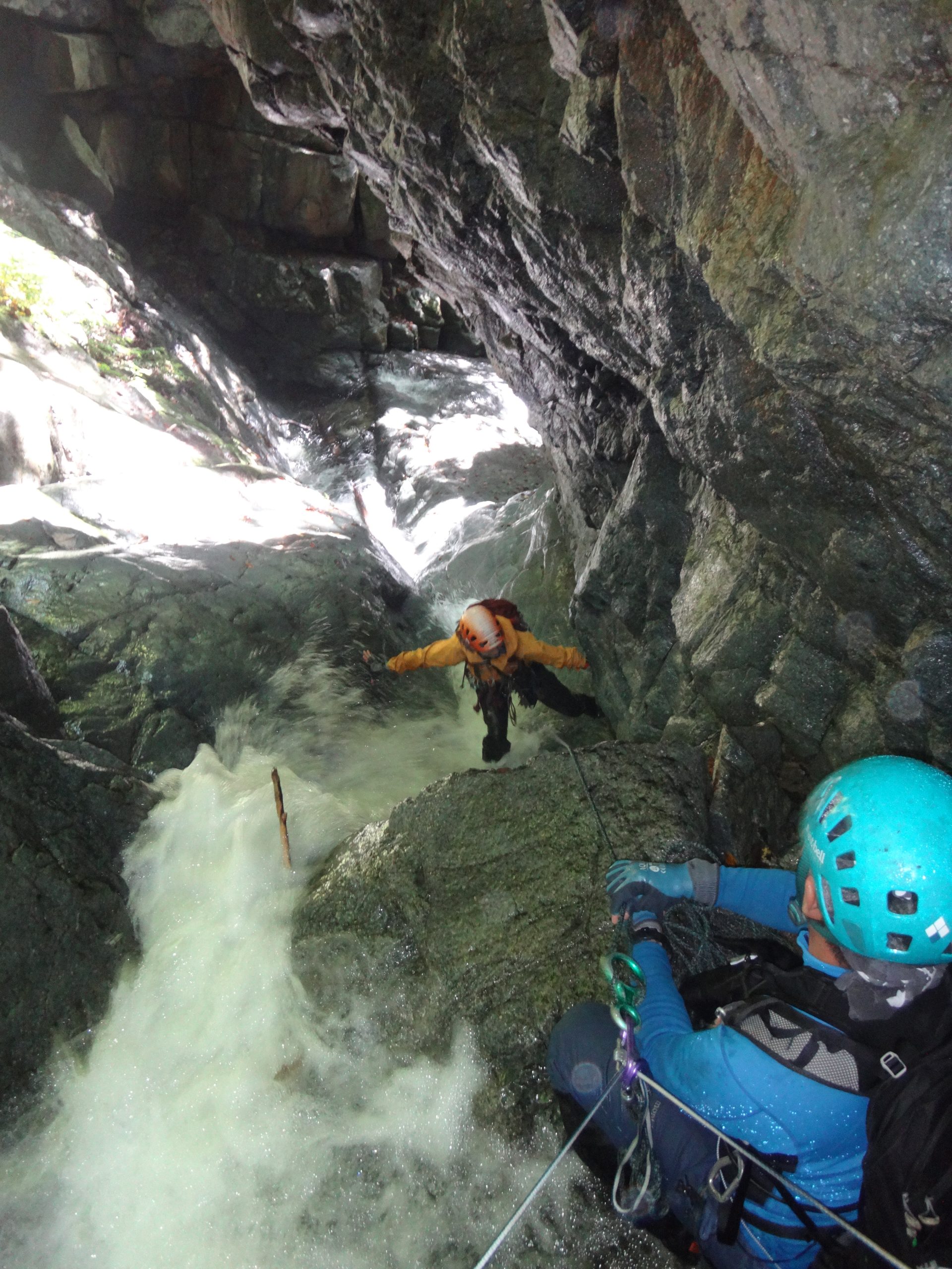 神子内川黒沢（右俣遡行～左俣下降）