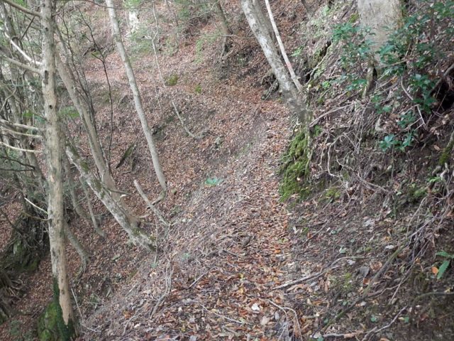 二本杉峠手前のかなり際どいトラバース