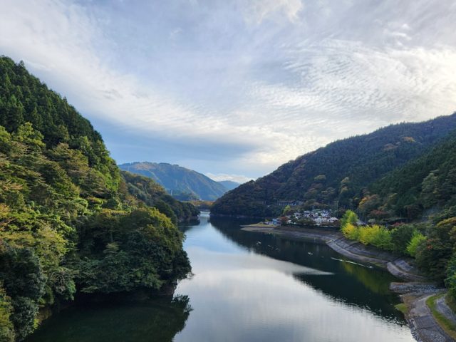 中川橋から見た丹沢湖