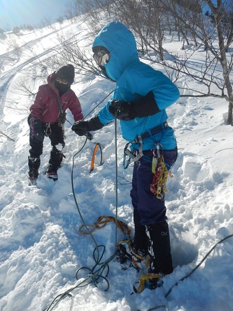 スタンディングアックスビレイの練習