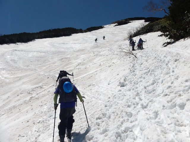 頂上直下の大斜面