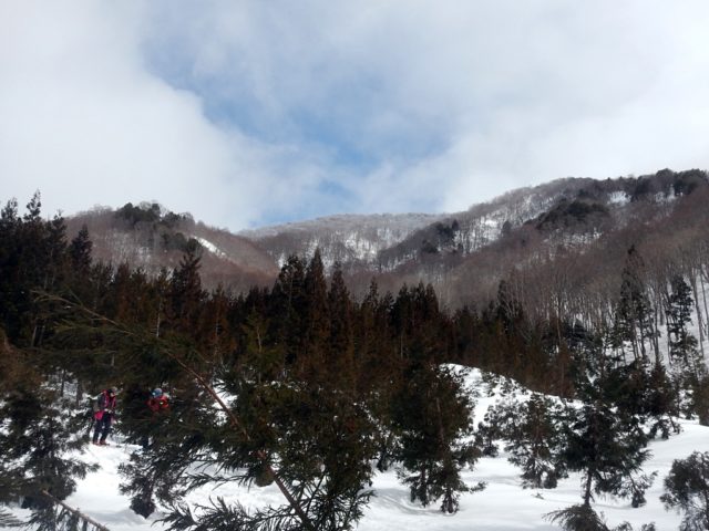 下山中に覗いた青空